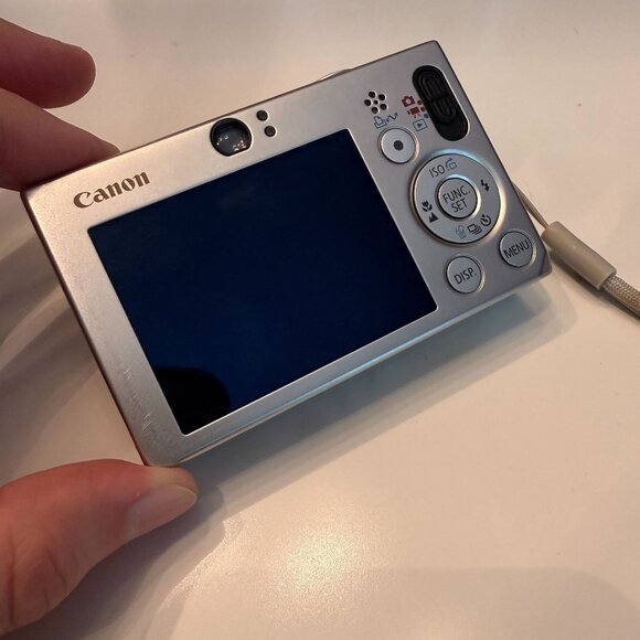 Canon PowerShot SD1000 Digital Elph 7.1 camera bundle - TESTED WORKING - Picture 5 of 16